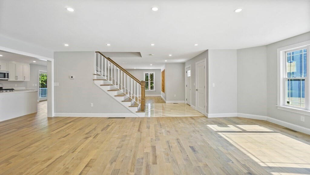 Primary Photo - 19 Arbor Ct
