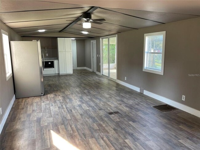 Foto del edificio - 101 Caroline Ave