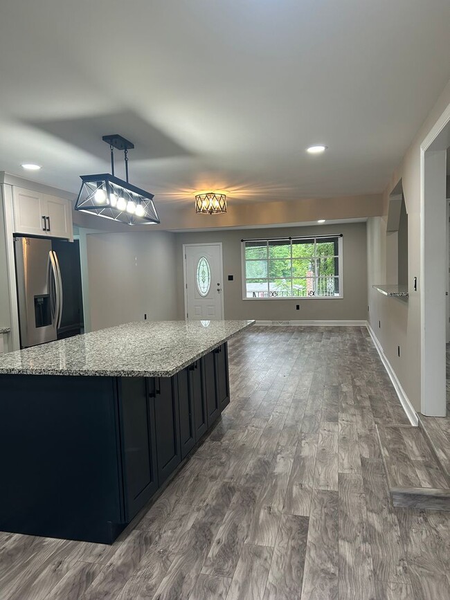 Foto del edificio - 5/3 Home Available Now!
