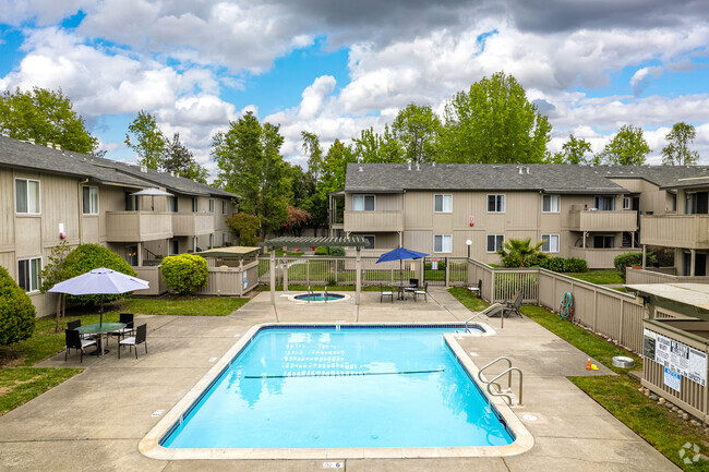 Swimming Pool - Park Club Apartments