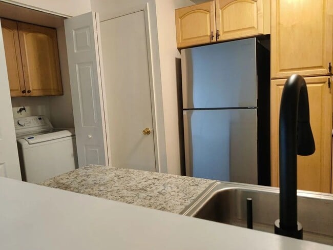 Building Photo - 36 El Basset Ct