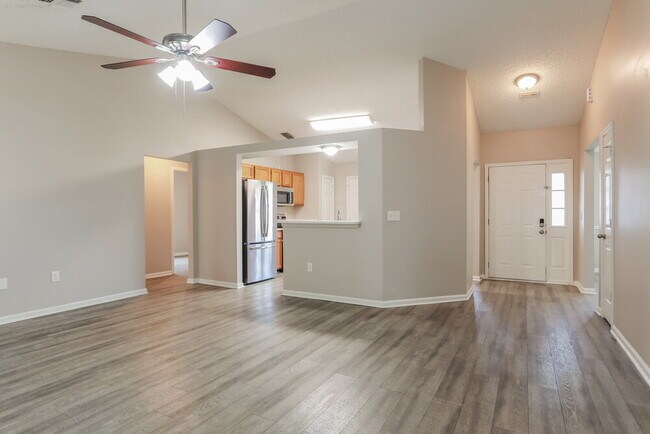 Foto del edificio - 2081 Frogmore Dr