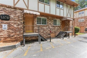 Building Photo - 1175 Church St