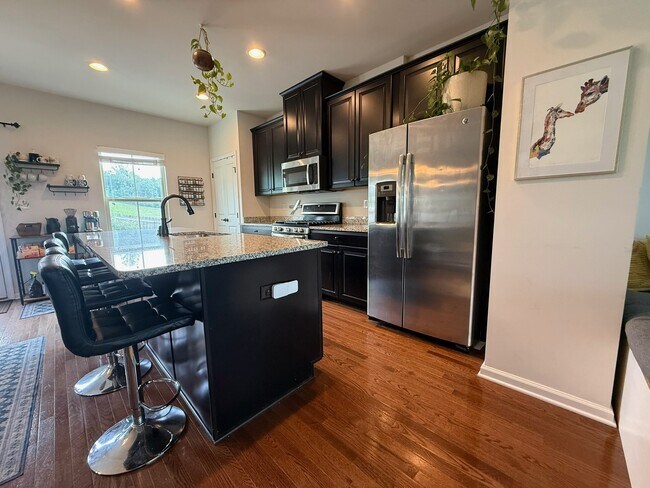 Foto del edificio - 814 Oval Park Ln