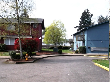 Building Photo - Auburn Manor Apartments