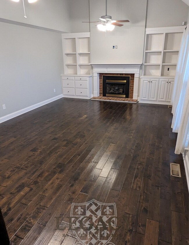 Foto del edificio - 9919 Maxwell Ln