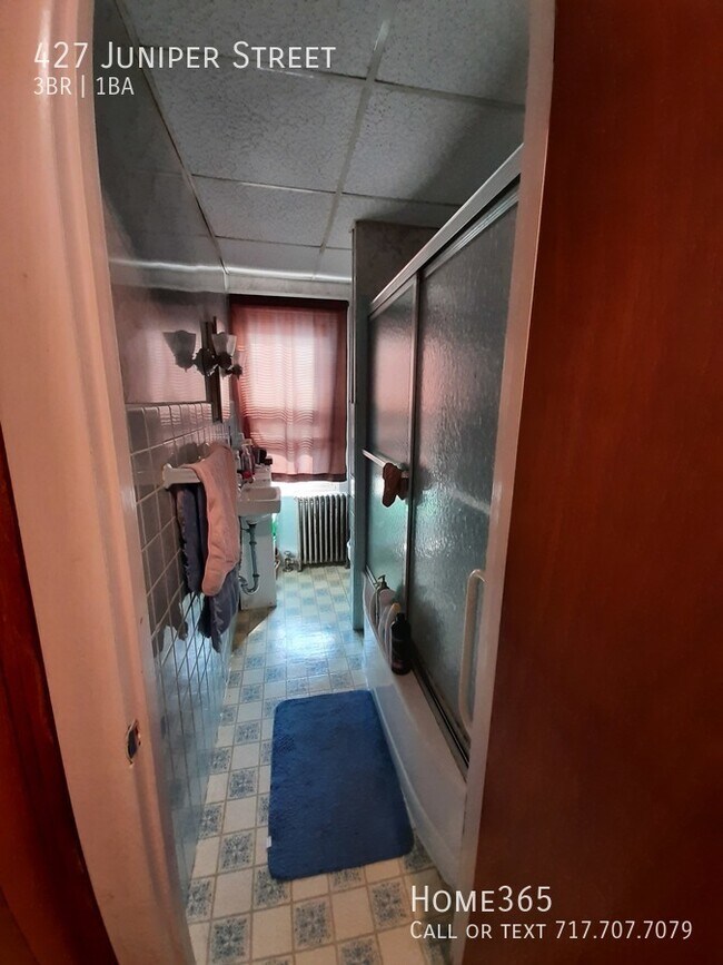 Building Photo - Beautiful 3 Bedroom Home