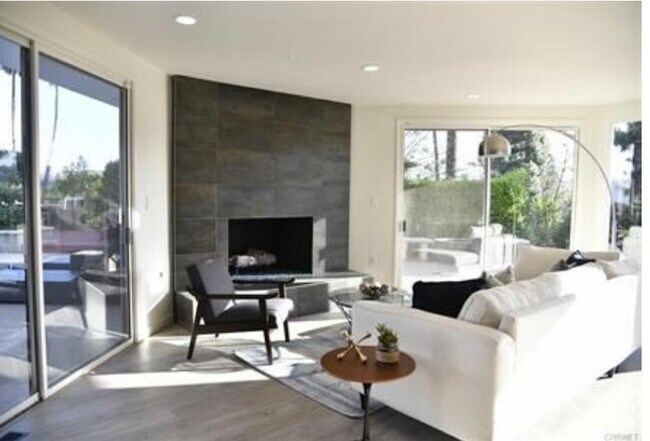 Foto del edificio - 8026 Okean Ter