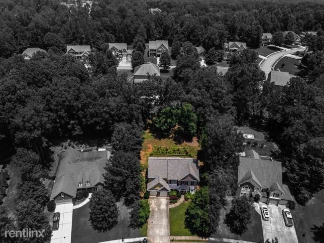 Building Photo - 5 br, 3 bath House - 165 Tudor Way