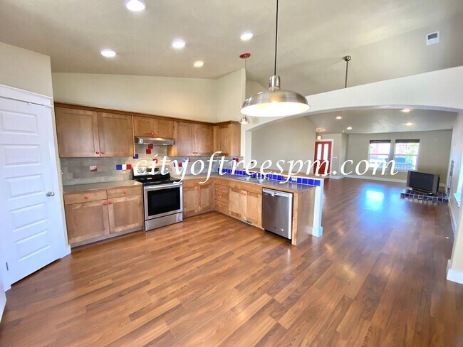 Foto del edificio - 3 br, 2 bath House - 794 W Sandbox St