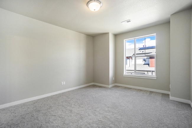 Building Photo - 832 Schlagel St