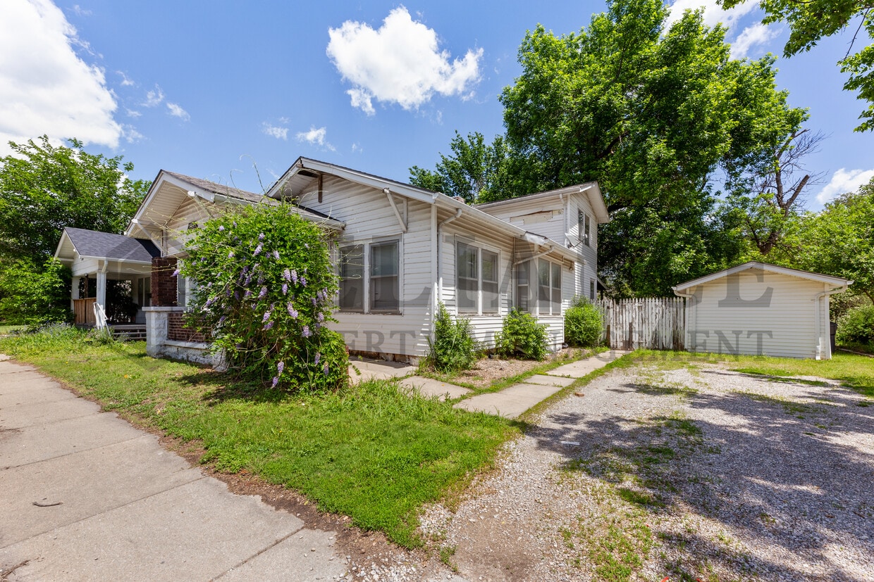 Primary Photo - 322 N Meridian Ave