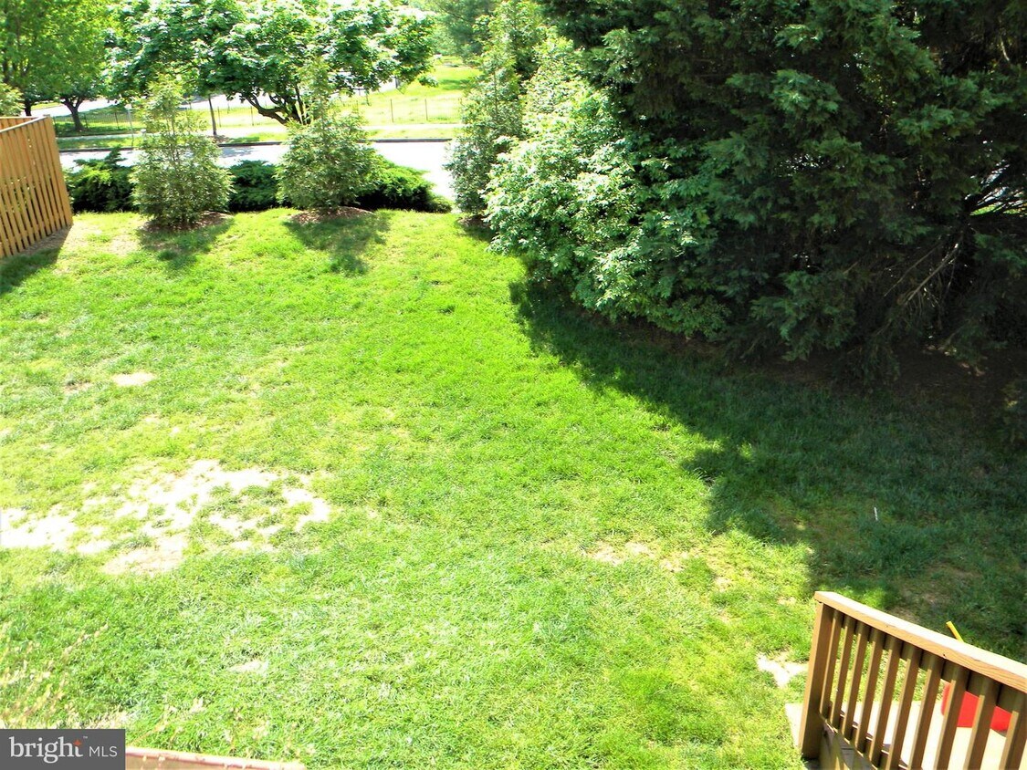 Primary Photo - 768 Howards Loop
