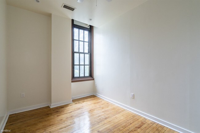 Building Photo - 718 N 17th St