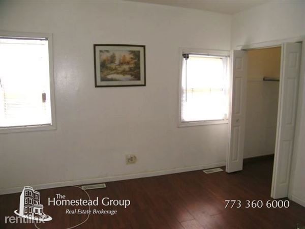 Building Photo - 2458 N Clybourn Ave