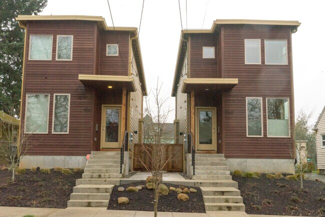 Building Photo - 4561 NE 34th Ave