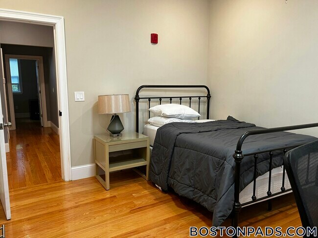 Foto del edificio - 1778 Commonwealth Ave