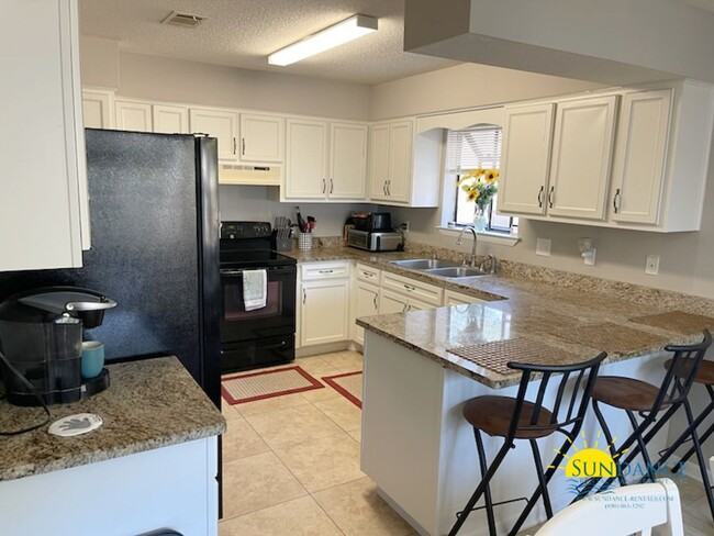 Foto del edificio - Charming 3-Bedroom Brick Home in Bluewater...