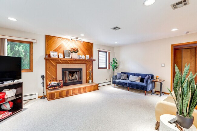 Foto del edificio - 31 Diane Dr