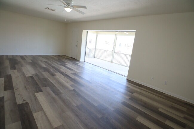 Foto del edificio - 4012 Coronado Pkwy