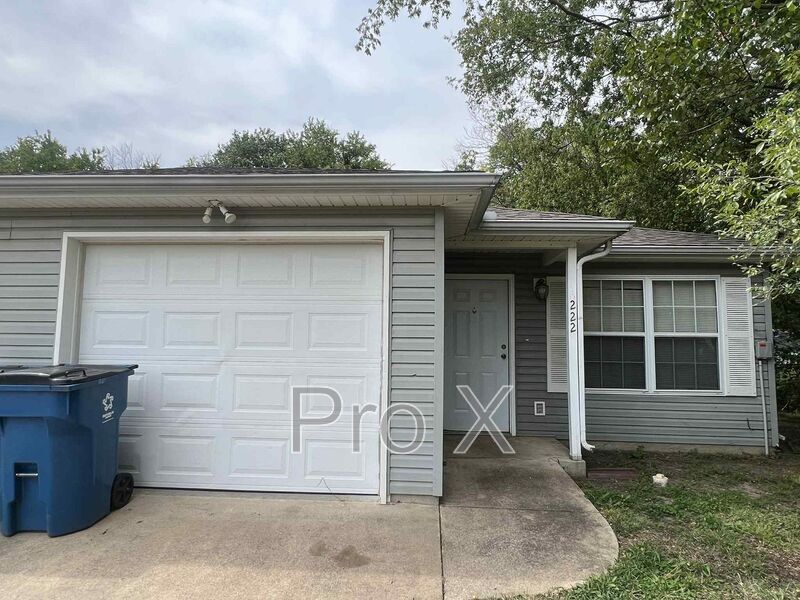 Foto principal - 220-222 Haley Place