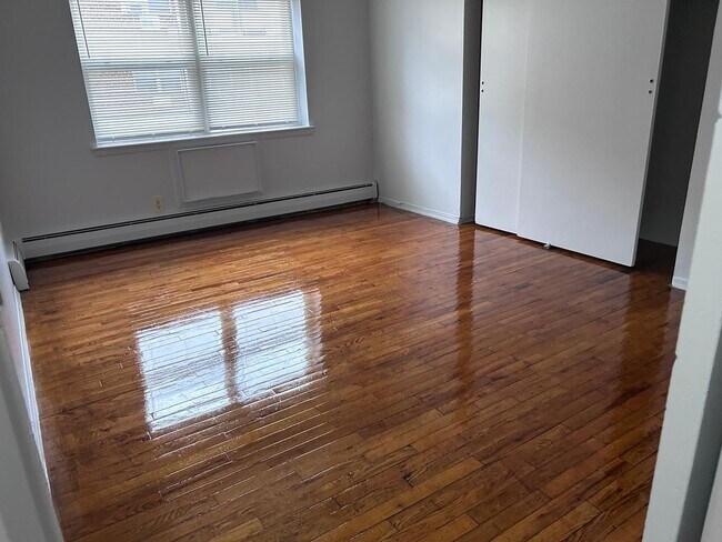 Foto del edificio - Kingsley Apartments