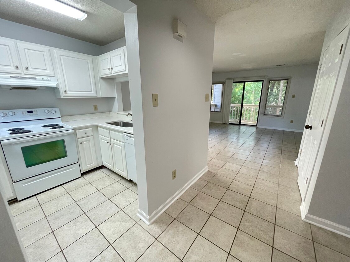 Primary Photo - Updated, polished 2br END UNIT in Mill Cre...