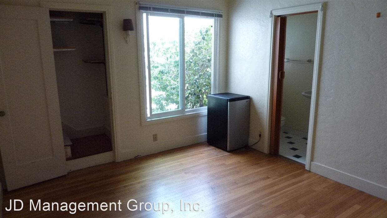 Building Photo - 2555 Virginia St