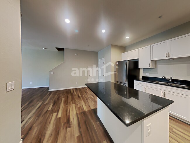 Building Photo - 20684 W Stone Hill Road