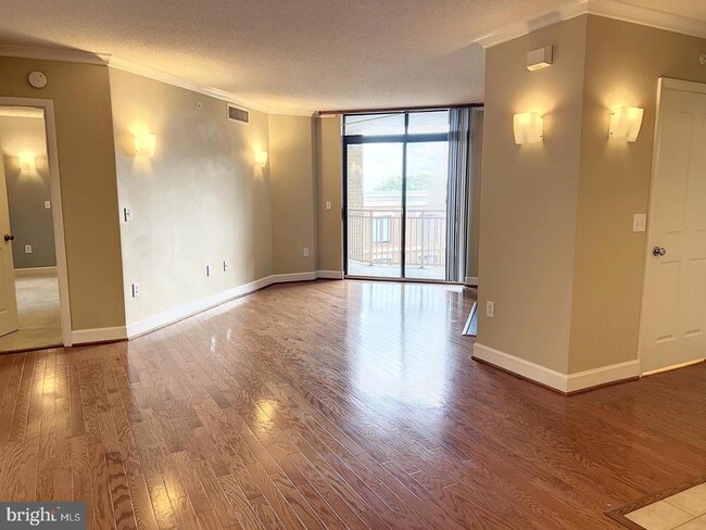 Building Photo - 1201 N Garfield St