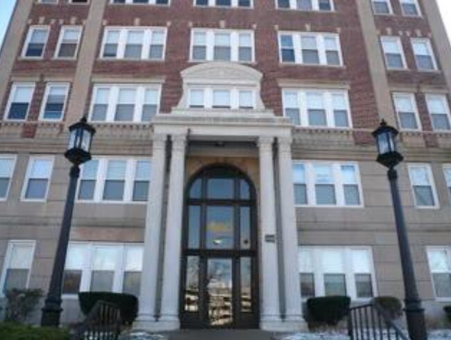 Building Photo - 1851 Commonwealth Ave