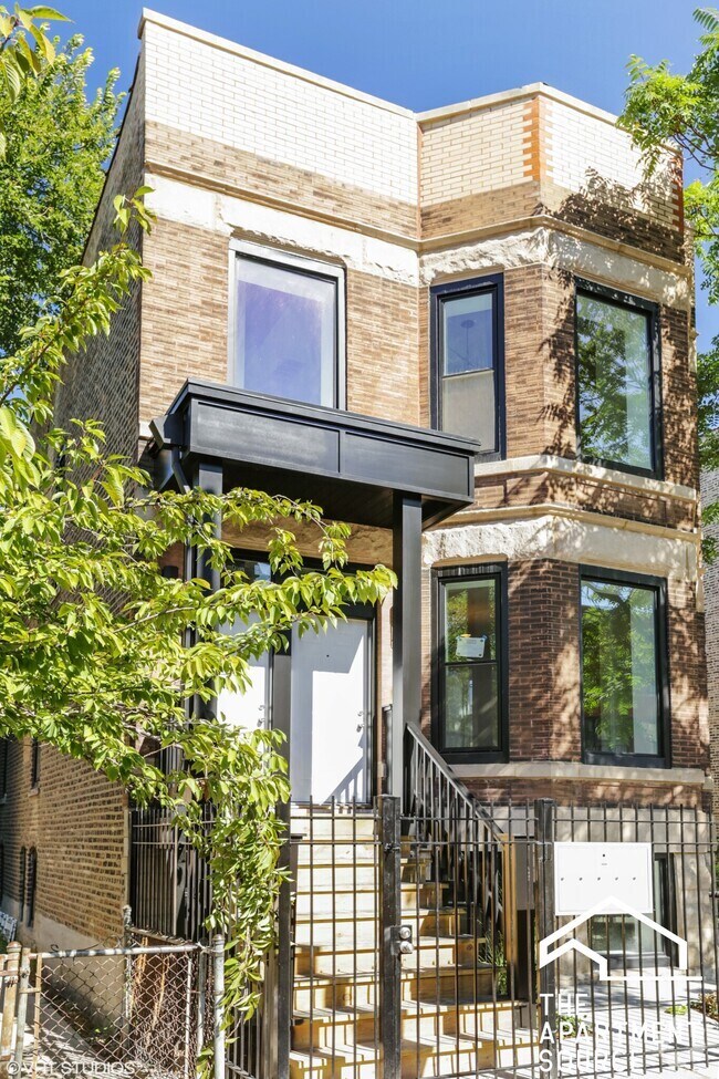 Building Photo - 2648 W Augusta Blvd