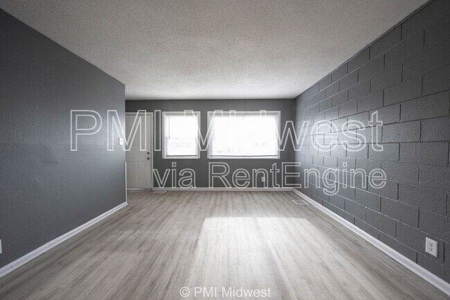 Foto del edificio - 6056 E 16th St