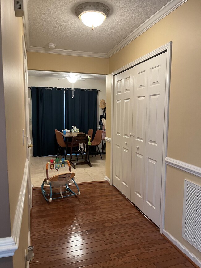 Building Photo - 511 Waxford Way