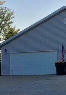 Building Photo - 611 Wellington Dr