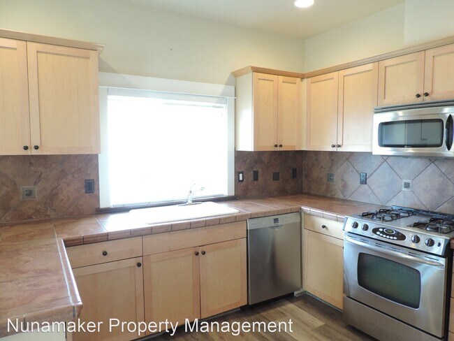 Building Photo - 3 br, 3 bath House - 2894 Son Rise Loop