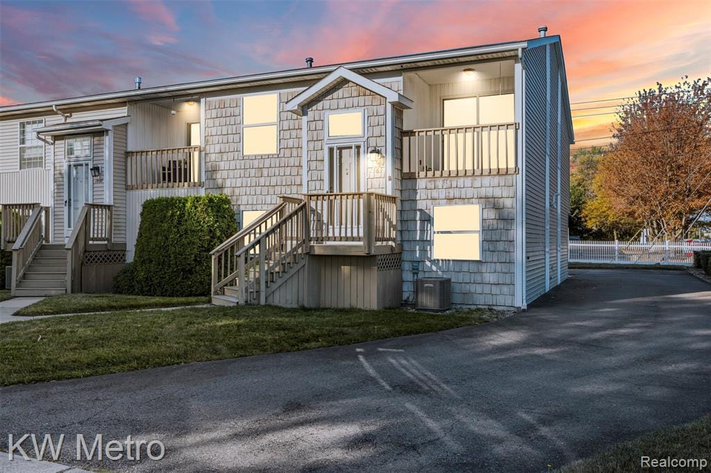 Foto principal - 1563 N Bywood Ave