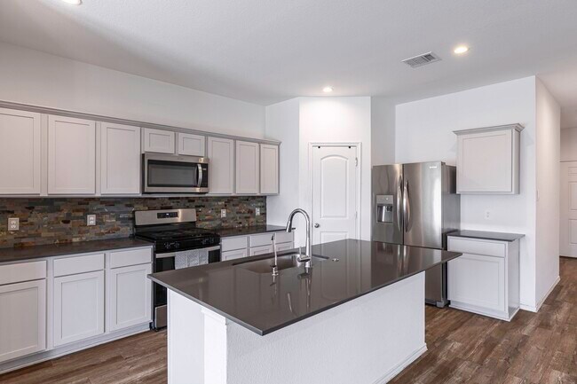 Foto del edificio - 40515 Crisp Beech St