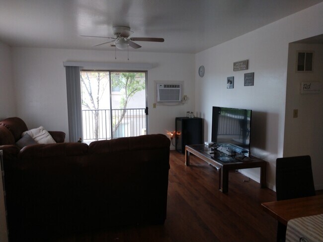 Building Photo - M&J Properties 171