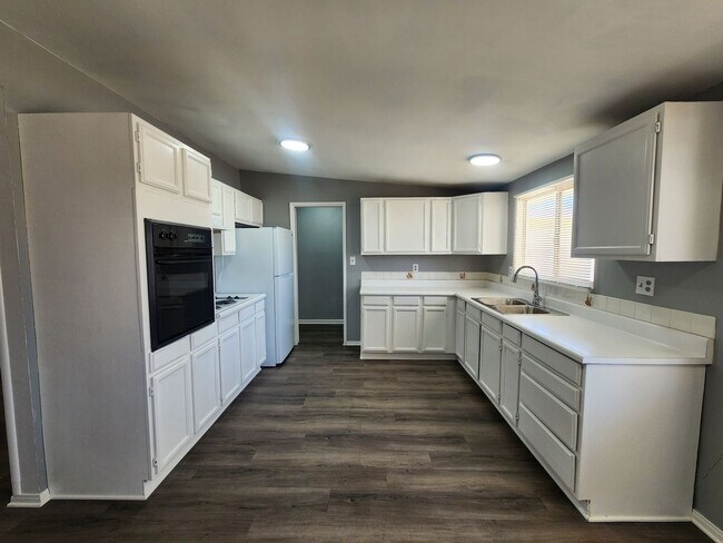 Foto del edificio - 3 bedroom 1.5 bath home!!!