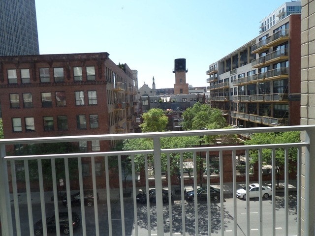 Balcony View - 212 E Cullerton St