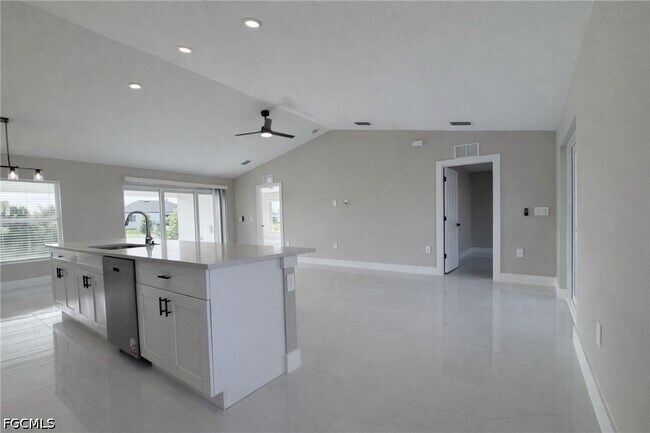 Building Photo - 111 NW 19th Pl
