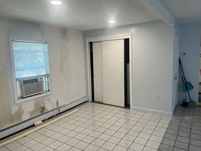 Building Photo - 46 Lowell St
