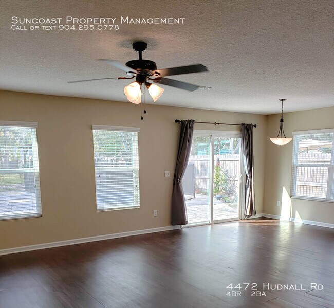 Foto del edificio - Gorgeous Home with Pool and Large Backyard!!!