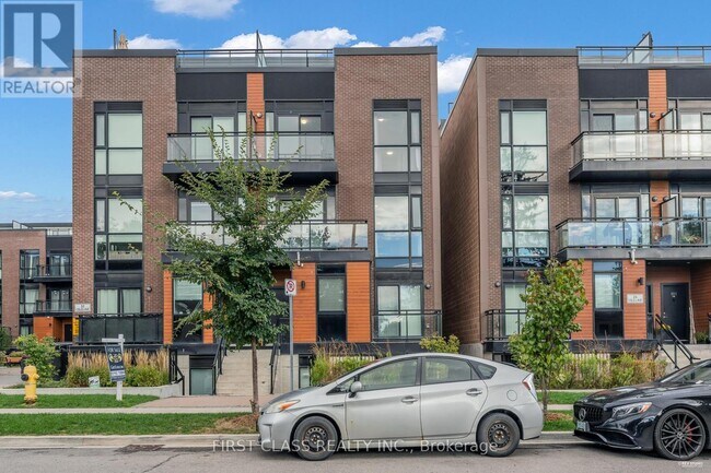 Building Photo - 32 Coles Ave