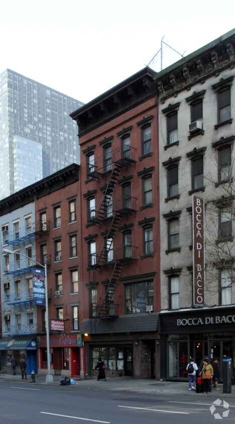 Primary Photo - 633 9th Ave