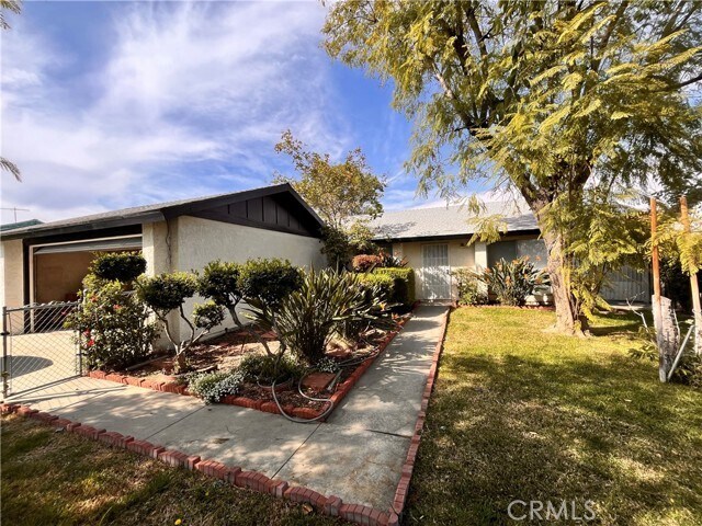 Building Photo - 2326 St Elmo Dr