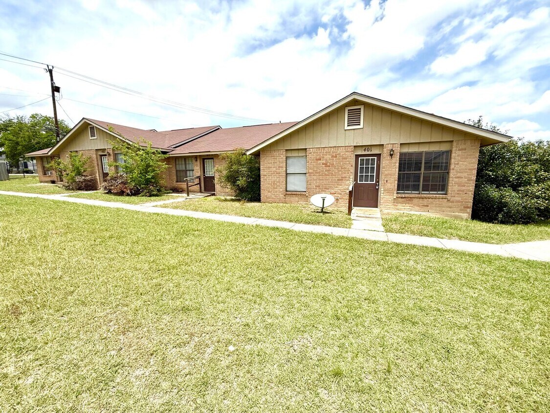 Primary Photo - Trinity Oaks