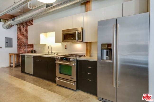 Building Photo - 527 Molino St