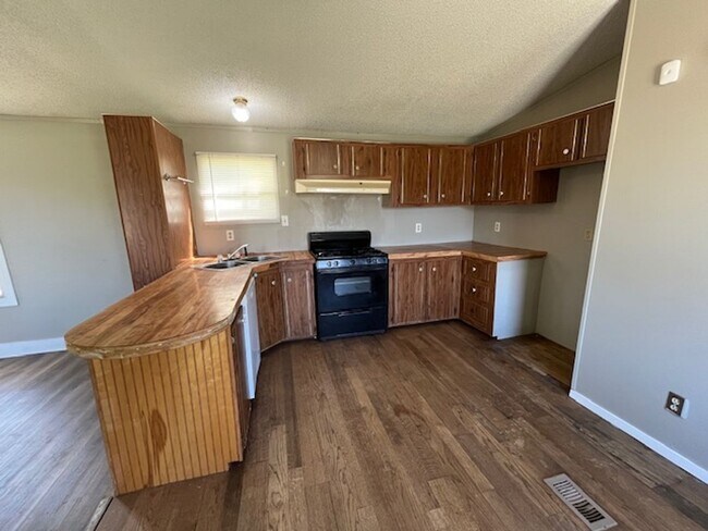 Building Photo - Renovated 2 Bedroom 2 Bath Home(Trailer) on 4 Acres with Pond For Rent!!